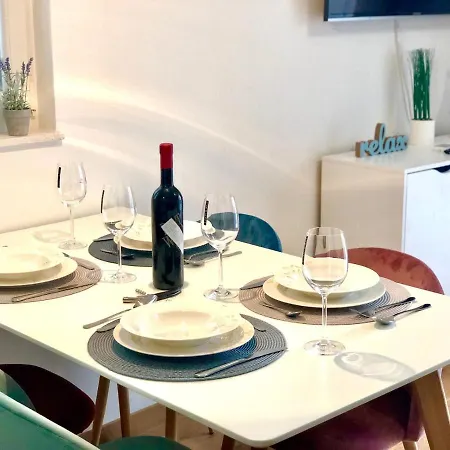 Flora Apartment