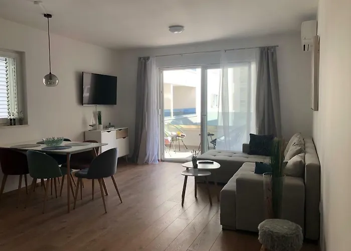 Apartment Flora Makarska